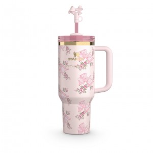 Stanley The Pink Stanley X LoveShackFancy Holiday Quencher Collab | 40 OZ Rosa Beaux Pink | SMW538160